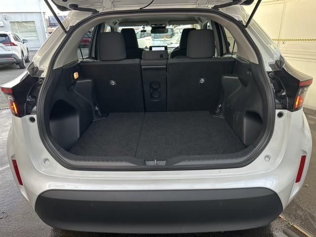 ヤリスクロス G ETC装備 リヤカメラ 点検記録簿 スマートエントリー イモビライザー オートエアコン アルミホイール キーレス パワーウィンドウ クルコン ABS ドライブレコーダー エアバッグ パワーステアリング(12枚目)