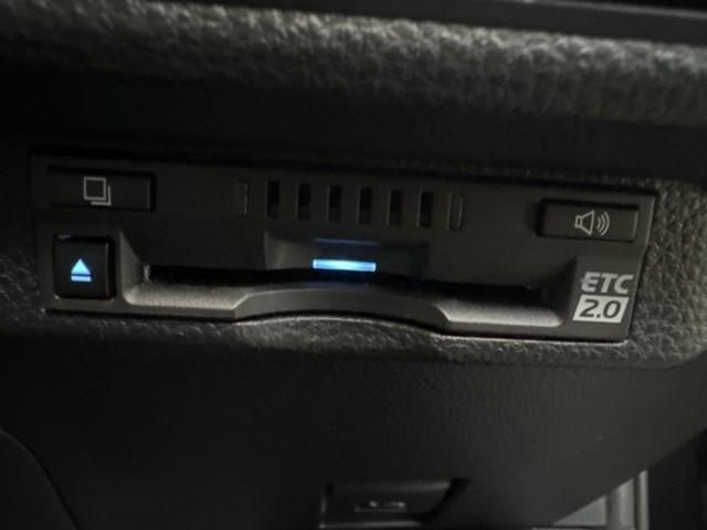 カローラツーリング ハイブリッド　ダブルバイビー　バックモニタ－　点検記録簿　１オーナー　ＬＥＤヘッド　横滑り防止装置　クルーズコントロール　ナビ　スマートキー　ＡＣ　ＡＷ　エアバッグ　ドラレコ　ＥＴＣ車載器　イモビライザー　ＡＢＳ　パワーウィンドウ（9枚目）