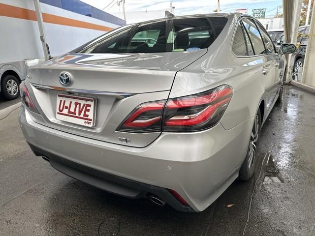 クラウンハイブリッド Ｓ　バックガイドモニター　メモリーナビゲーション　地デジＴＶ　ＥＴＣ車載器　電動シート　ＬＥＤヘッド　記録簿　イモビライザー　ドラレコ　アイドリングストップ　メディアプレイヤー接続　横滑り防止装置（6枚目）