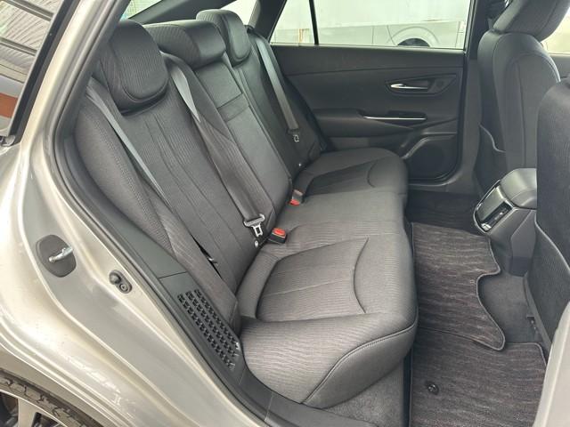 クラウンハイブリッド Ｓ　バックガイドモニター　メモリーナビゲーション　地デジＴＶ　ＥＴＣ車載器　電動シート　ＬＥＤヘッド　記録簿　イモビライザー　ドラレコ　アイドリングストップ　メディアプレイヤー接続　横滑り防止装置（11枚目）