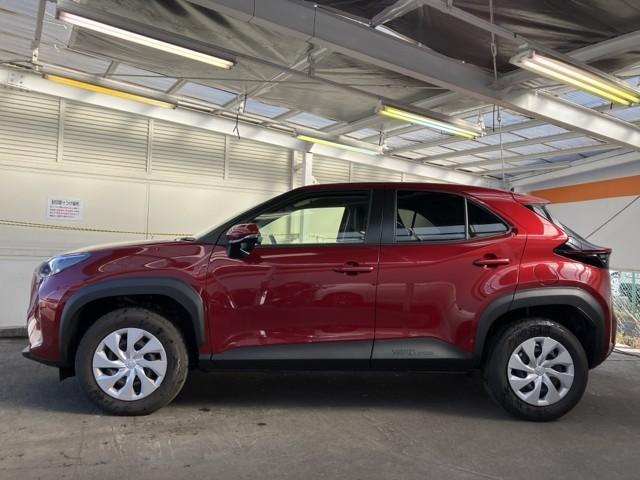 ヤリスクロス Ｘ　プリクラッシュセーフティシステム　横滑防止装置　エアコン　オートクルーズコントロール　盗難防止システム　キーレス　バックガイドモニター　パワーウインドウ　ミュージックプレイヤー接続可　Ｗエアバッグ（6枚目）