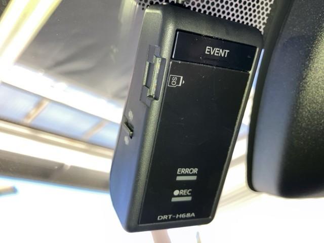 ヤリスクロス Ｘ　プリクラッシュセーフティシステム　横滑防止装置　エアコン　オートクルーズコントロール　盗難防止システム　キーレス　バックガイドモニター　パワーウインドウ　ミュージックプレイヤー接続可　Ｗエアバッグ（8枚目）