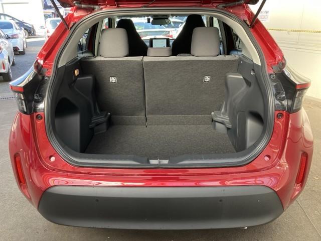 ヤリスクロス Ｘ　プリクラッシュセーフティシステム　横滑防止装置　エアコン　オートクルーズコントロール　盗難防止システム　キーレス　バックガイドモニター　パワーウインドウ　ミュージックプレイヤー接続可　Ｗエアバッグ（12枚目）