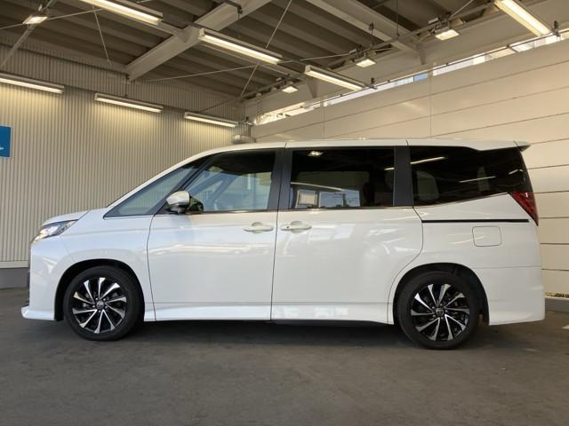 ノア Ｓ－Ｚ　アルミホイール　デュアルエアコン　クルーズコントロール　記録簿　盗難防止装置　ＬＥＤライト　両側自動ドア　メモリーナビ　キーレス　横滑り防止　ナビＴＶ　ワンオーナー　三列シート　ＤＶＤ再生　エアコン（6枚目）