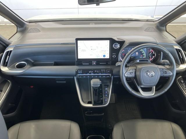 ノア Ｓ－Ｚ　アルミホイール　デュアルエアコン　クルーズコントロール　記録簿　盗難防止装置　ＬＥＤライト　両側自動ドア　メモリーナビ　キーレス　横滑り防止　ナビＴＶ　ワンオーナー　三列シート　ＤＶＤ再生　エアコン（7枚目）