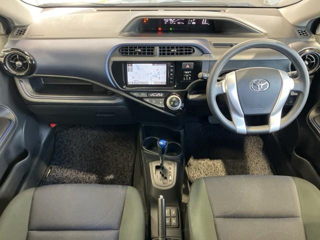 アクア Ｓ　スマートキープッシュスタート　キーレスエントリ　フルセグ地デジ　イモビ　ナビ＆ＴＶ　オートエアコン　デュアルエアバック　ＥＳＣ　パワーウィンドウ　ＡＵＸ端子　ＤＶＤ再生可能　ＳＲＳ　パワーステアリング（7枚目）