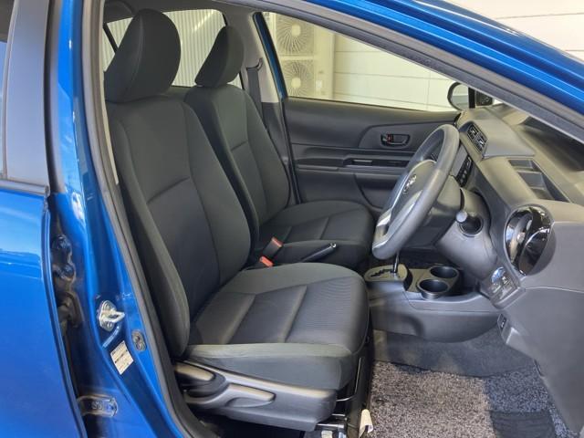 アクア Ｓ　スマートキープッシュスタート　キーレスエントリ　フルセグ地デジ　イモビ　ナビ＆ＴＶ　オートエアコン　デュアルエアバック　ＥＳＣ　パワーウィンドウ　ＡＵＸ端子　ＤＶＤ再生可能　ＳＲＳ　パワーステアリング（8枚目）