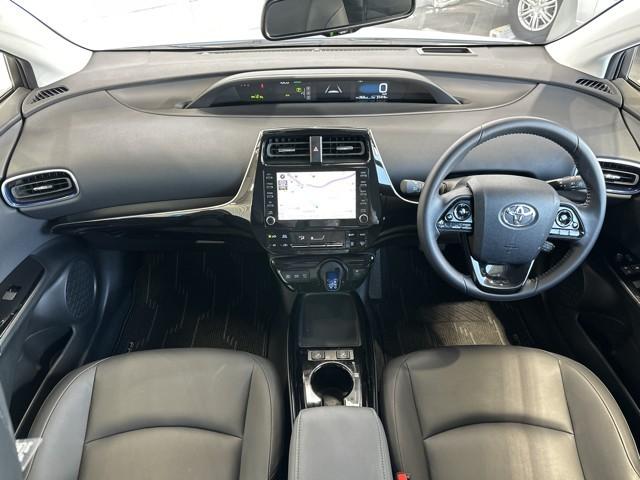 プリウス Ａツーリングセレクション　ドラレコ付き　スマキー　イモビライザー　バックモニター　１オーナ　クルコン　記録簿有　ＬＥＤヘッドライト　ＥＴＣ　メモリーナビゲーション　横滑り防止機能　ナビ　キーフリ　ＡＣ１００Ｖ　アルミ　ＡＡＣ（7枚目）