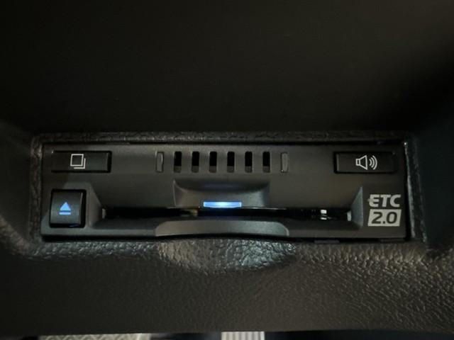 プリウス Ａツーリングセレクション　ドラレコ付き　スマキー　イモビライザー　バックモニター　１オーナ　クルコン　記録簿有　ＬＥＤヘッドライト　ＥＴＣ　メモリーナビゲーション　横滑り防止機能　ナビ　キーフリ　ＡＣ１００Ｖ　アルミ　ＡＡＣ（9枚目）