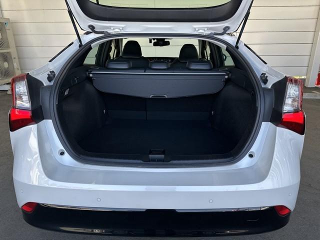 プリウス Ａツーリングセレクション　ドラレコ付き　スマキー　イモビライザー　バックモニター　１オーナ　クルコン　記録簿有　ＬＥＤヘッドライト　ＥＴＣ　メモリーナビゲーション　横滑り防止機能　ナビ　キーフリ　ＡＣ１００Ｖ　アルミ　ＡＡＣ（12枚目）