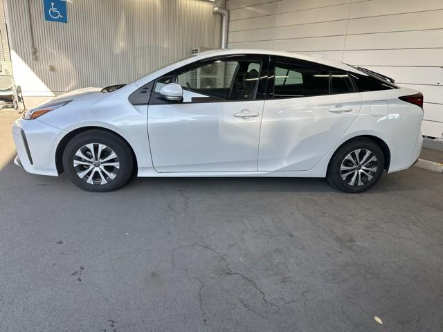 プリウス Ａ　ＡＣ１００Ｖ　衝突軽減ブレーキシステム　Ｂモニタ　記録簿有　ＬＥＤヘッド　クルーズコントロール　セキュリティー　スマートキー　パワーステアリング　Ｐシート　Ｉストップ　ドライブレコーダー　ＥＴＣ（6枚目）