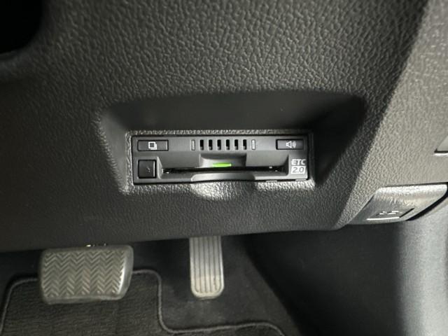 プリウス Ａ　ＡＣ１００Ｖ　衝突軽減ブレーキシステム　Ｂモニタ　記録簿有　ＬＥＤヘッド　クルーズコントロール　セキュリティー　スマートキー　パワーステアリング　Ｐシート　Ｉストップ　ドライブレコーダー　ＥＴＣ（9枚目）