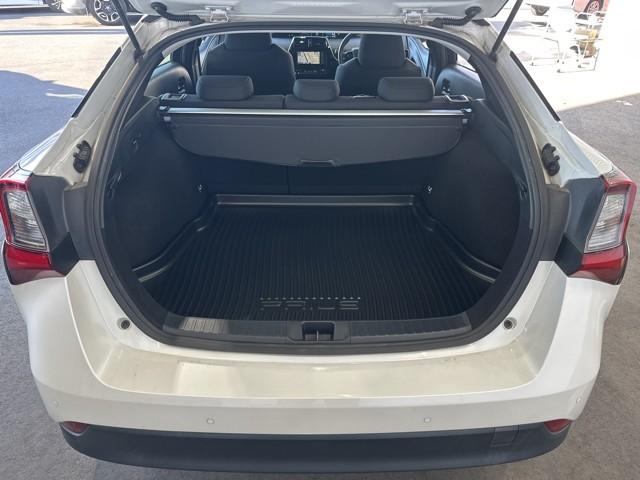 プリウス Ａ　ＡＣ１００Ｖ　衝突軽減ブレーキシステム　Ｂモニタ　記録簿有　ＬＥＤヘッド　クルーズコントロール　セキュリティー　スマートキー　パワーステアリング　Ｐシート　Ｉストップ　ドライブレコーダー　ＥＴＣ（12枚目）