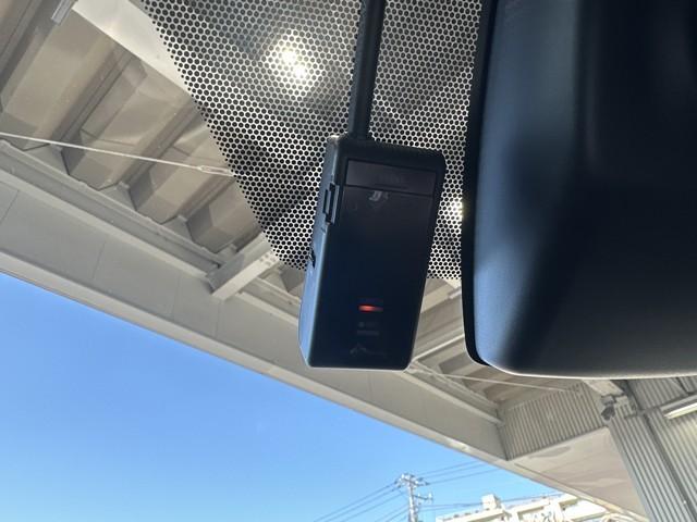 ＲＡＶ４ アドベンチャー　リヤカメラ　記録簿付　アルミ　クルーズＣ　ナビテレビ　ＬＥＤライト　１オーナー　イモビ　地デジ　ＥＳＣ　スマキー　ＰＳ　ＥＴＣ付き　ドラレコ付き　エアコン　４ＷＤ車　電動パワーシート　パワーウインドウ（8枚目）