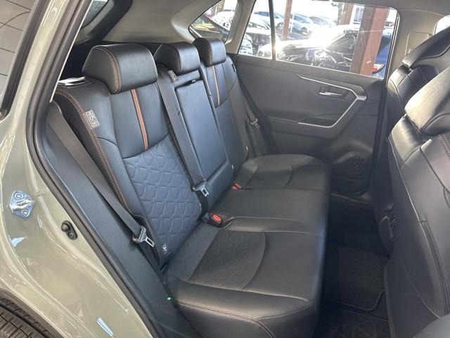 ＲＡＶ４ アドベンチャー　リヤカメラ　記録簿付　アルミ　クルーズＣ　ナビテレビ　ＬＥＤライト　１オーナー　イモビ　地デジ　ＥＳＣ　スマキー　ＰＳ　ＥＴＣ付き　ドラレコ付き　エアコン　４ＷＤ車　電動パワーシート　パワーウインドウ（11枚目）