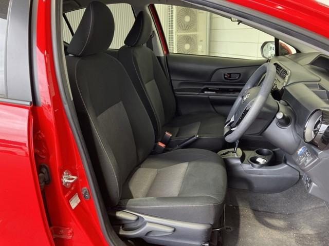 アクア Ｓスタイルブラック　ＡＵＸ端子　ＥＣＯモード　サイドエアバッグ　記録簿あり　バックモニタ－　地デジフルセグ　ナビＴＶ　イモビライザー　ＬＥＤライト　スマートキープッシュスタート　ＥＴＣ付き　Ｗエアバッグ　キーフリ　ＡＢＳ（10枚目）