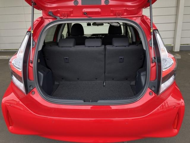 アクア Ｓスタイルブラック　ＡＵＸ端子　ＥＣＯモード　サイドエアバッグ　記録簿あり　バックモニタ－　地デジフルセグ　ナビＴＶ　イモビライザー　ＬＥＤライト　スマートキープッシュスタート　ＥＴＣ付き　Ｗエアバッグ　キーフリ　ＡＢＳ（12枚目）