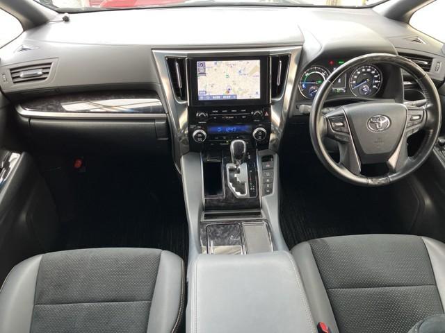 アルファードハイブリッド Ｓ　タイプゴールド　ムーンルーフ　ナビ付　ＡＣ１００Ｖ　リアオートエアコン　クルコン　Ｂカメラ　メンテナンスノート　ＬＥＤライト　オートエアコン　横滑り防止機能　アイドリングストップ　スマートキー　ＥＴＣ　アルミホイール（7枚目）