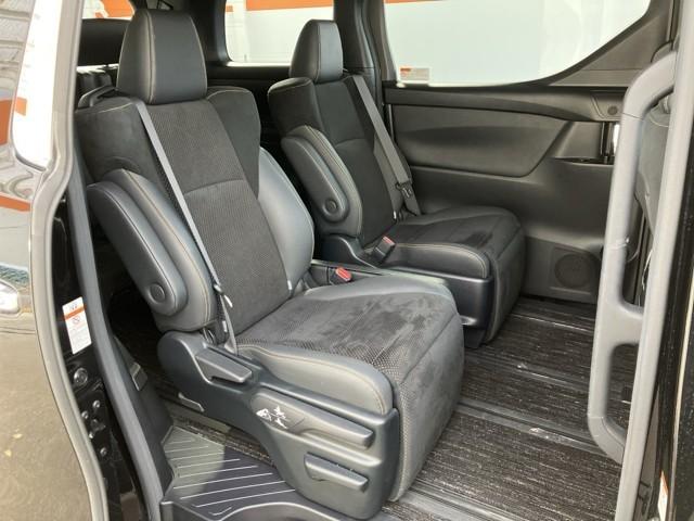 アルファードハイブリッド Ｓ　タイプゴールド　ムーンルーフ　ナビ付　ＡＣ１００Ｖ　リアオートエアコン　クルコン　Ｂカメラ　メンテナンスノート　ＬＥＤライト　オートエアコン　横滑り防止機能　アイドリングストップ　スマートキー　ＥＴＣ　アルミホイール（11枚目）