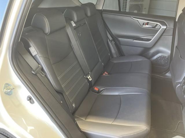 RAV4 ハイブリッドG 衝突被害軽減装置 ドライブレコーダ パノラマサンルーフ AC100V電源 ワンオーナ- バックモニター 整備記録簿 地デジTV LEDヘッドライト スマキー 電動シ-ト AWD TVナビ パワステ(11枚目)