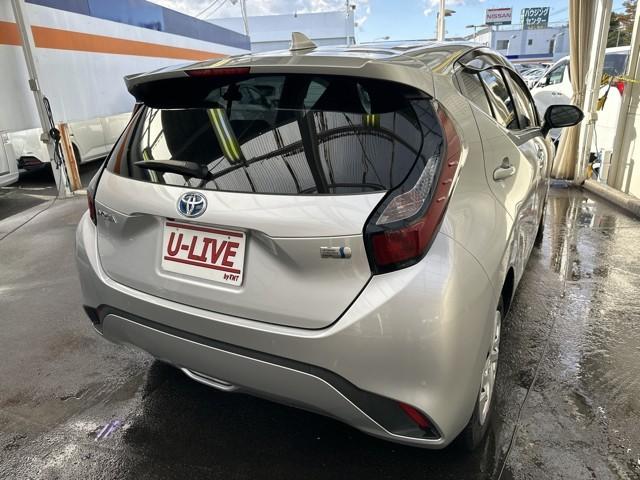 アクア X 踏み間違い防止 100V イモビ ドライブレコーダー 点検記録簿 LEDヘッドライト スマートキー 横滑り防止機能 キーレスエントリー オートクルーズ オートエアコン ETC カーテンエアバッグ(6枚目)