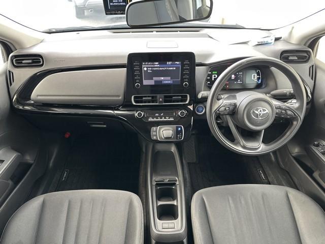 アクア X 踏み間違い防止 100V イモビ ドライブレコーダー 点検記録簿 LEDヘッドライト スマートキー 横滑り防止機能 キーレスエントリー オートクルーズ オートエアコン ETC カーテンエアバッグ(7枚目)