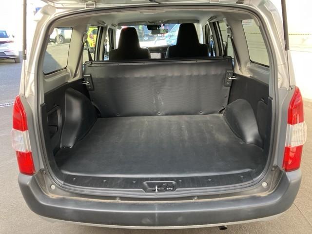 �ƂĂ��L�X�A�傫�ȊJ�����̉׎��X�y�[�X�ł��ˁB�@�J�����L�X������A�傫�ȉו����y�X���[�o�����Ⴂ�܂��ˁB�@�ו��X�y�[�X�͍L���ق��������ł���ˁB