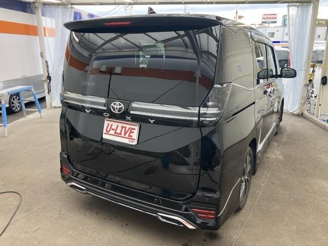 ヴォクシー Ｓ－Ｚ　ＤＶＤ再生機能　スマートキープッシュスタート　両側電動パワースライドドア　パワーウインドウ　１オナ　ＥＴＣ車載器　ＬＥＤライト　デュアルエアコン　アルミホイール　盗難防止装置　記録簿　横滑り防止機能（4枚目）