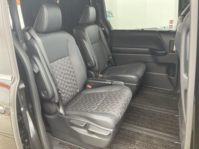 ヴォクシー Ｓ－Ｚ　ＤＶＤ再生機能　スマートキープッシュスタート　両側電動パワースライドドア　パワーウインドウ　１オナ　ＥＴＣ車載器　ＬＥＤライト　デュアルエアコン　アルミホイール　盗難防止装置　記録簿　横滑り防止機能（10枚目）