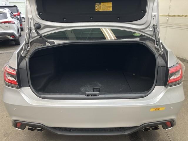 �ƂĂ��L�X�A�傫�ȊJ�����̉׎��X�y�[�X�ł��ˁB�@�J�����L�X������A�傫�ȉו����y�X���[�o�����Ⴂ�܂��ˁB�@�ו��X�y�[�X�͍L���ق��������ł���ˁB