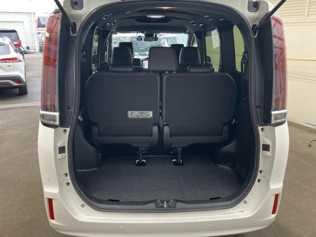 �ƂĂ��L�X�A�傫�ȊJ�����̉׎��X�y�[�X�ł��ˁB�@�J�����L�X������A�傫�ȉו����y�X���[�o�����Ⴂ�܂��ˁB�@�ו��X�y�[�X�͍L���ق��������ł���ˁB