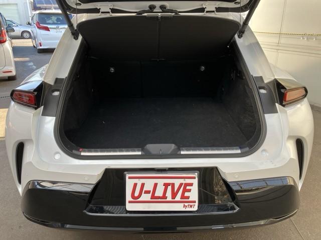 �ƂĂ��L�X�A�傫�ȊJ�����̉׎��X�y�[�X�ł��ˁB�@�J�����L�X������A�傫�ȉו����y�X���[�o�����Ⴂ�܂��ˁB�@�ו��X�y�[�X�͍L���ق��������ł���ˁB