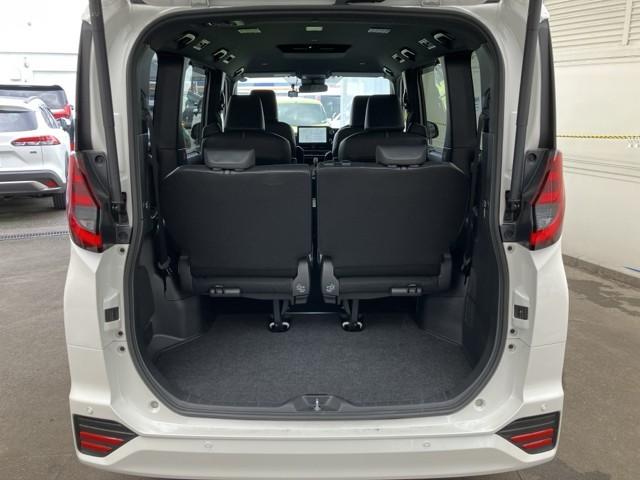 �ƂĂ��L�X�A�傫�ȊJ�����̉׎��X�y�[�X�ł��ˁB�@�J�����L�X������A�傫�ȉו����y�X���[�o�����Ⴂ�܂��ˁB�@�ו��X�y�[�X�͍L���ق��������ł���ˁB