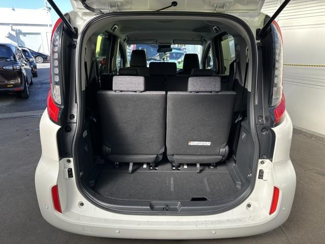 �傫�ȊJ�����̉׎��X�y�[�X�͂ƂĂ��L�X�Ƃ��Ă��܂��B�@�傫�ȉו����y�X���[�o�����Ⴂ�܂���B�@��͏������˂�ƌ����܂����X�y�[�X�͑傫�����ɉz�������͂���܂���ˁB