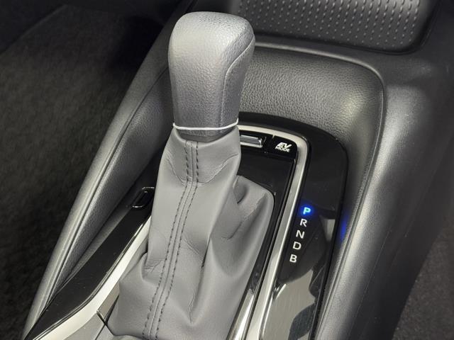 カローラツーリング ハイブリッド　Ｇ－Ｘ　横滑り防止　盗難防止システム　Ｂカメ　ドライブレコーダー　Ｗエアバック　サイドエアバッグ　クルコン　メディアプレイヤー接続　ナビ　ＬＥＤヘッドライト　ＥＴＣ　エアバッグ　オートエアコン　キーレス（12枚目）