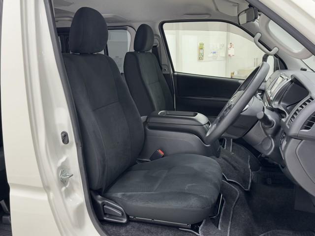 ハイエースバン ロングスーパーGL Wエアコン Bカメラ LEDライト パワーウインドウ 横滑防止 ドライブレコーダー フルセグテレビ DVD視聴可 キーレスエントリー メモリーナビ オートエアコン ETC パワーステ 記録簿有 ABS(16枚目)