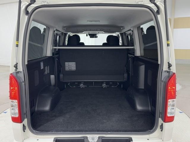 ハイエースバン ロングスーパーGL Wエアコン Bカメラ LEDライト パワーウインドウ 横滑防止 ドライブレコーダー フルセグテレビ DVD視聴可 キーレスエントリー メモリーナビ オートエアコン ETC パワーステ 記録簿有 ABS(18枚目)