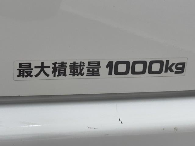 ハイエースバン ロングスーパーGL Wエアコン Bカメラ LEDライト パワーウインドウ 横滑防止 ドライブレコーダー フルセグテレビ DVD視聴可 キーレスエントリー メモリーナビ オートエアコン ETC パワーステ 記録簿有 ABS(19枚目)