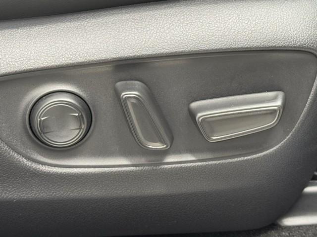 ハリアー Z エアロ 盗難防止 運転席パワーシート 地デジ 横滑防止装置 リアビューカメラ ヘッドライトLED アルミホイール 点検記録簿 Wエアバッグ キーレス ドラレコ付き スマートキ- サイドエアバッグ(13枚目)