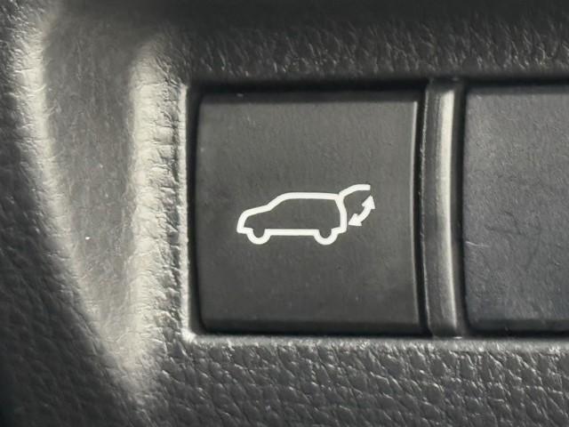 ハリアー Z エアロ 盗難防止 運転席パワーシート 地デジ 横滑防止装置 リアビューカメラ ヘッドライトLED アルミホイール 点検記録簿 Wエアバッグ キーレス ドラレコ付き スマートキ- サイドエアバッグ(17枚目)