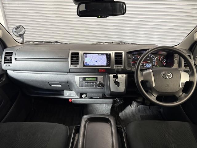 ハイエースバン ロングスーパーGL リアカメラ SRS ダブルエアバッグ Wエアコン 横滑り防止装置付 盗難防止機能 キーレス スマートエントリー エアコン ワンセグ パワステ ナビTV ETC ミュージックプレイヤー接続可 ABS(7枚目)