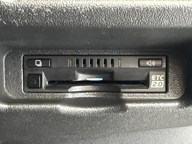 ハイエースバン ロングスーパーGL リアカメラ SRS ダブルエアバッグ Wエアコン 横滑り防止装置付 盗難防止機能 キーレス スマートエントリー エアコン ワンセグ パワステ ナビTV ETC ミュージックプレイヤー接続可 ABS(8枚目)