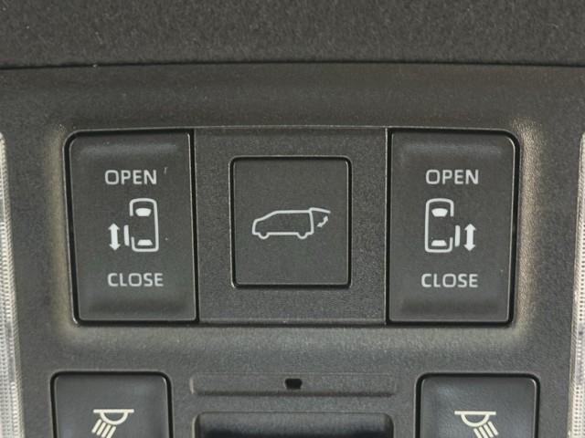 ヴォクシー ハイブリッドS-Z パワーウィンドウ DVD再生機能 インテリキー 横滑防止装置 地デジTV アクティブクルーズコントロール 1オナ フルオートエアコン リアカメラ エアバッグ ABS 100V充電 ナビTV WAC(11枚目)