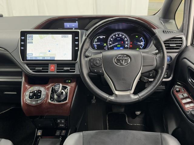 エスクァイア ハイブリッドGiプレミアムパッケジブラックテーラード 誤発進抑制機能 AC100V ドライブレコーダ 1オーナー アイドリングストップ Bカメラ スマートキー ナビ&TV イモビライザー LEDランプ ETC車載器 クルーズコントロール アルミ 地デジ(4枚目)