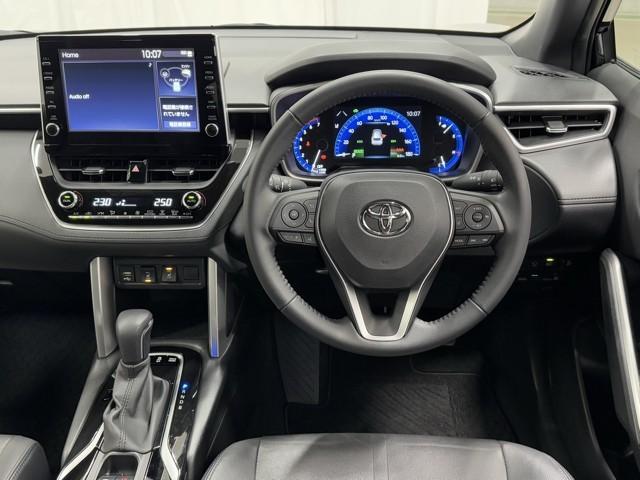 カローラクロス ハイブリッド Z 衝突軽減B 記録簿有 フルセグテレビ スマキ- 半レザー Bモニター アクティブクルーズコントロール アイドリングストップ イモビ LED AC 運転席Pシート メディアプレイヤー接続 キーレス TV(4枚目)