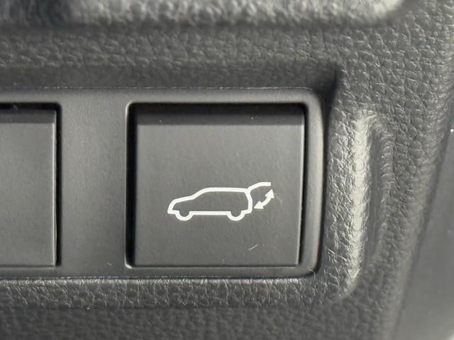 カローラクロス ハイブリッド Z 衝突軽減B 記録簿有 フルセグテレビ スマキ- 半レザー Bモニター アクティブクルーズコントロール アイドリングストップ イモビ LED AC 運転席Pシート メディアプレイヤー接続 キーレス TV(18枚目)