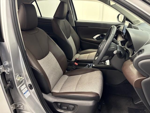 ヤリスクロス ハイブリッドZ クルーズC 横滑防止装置 リアカメラ フルセグ地デジ LEDライト メモリーナビゲーション 点検記録簿 ナビ&TV 盗難防止装置 電動シート ドライブレコーダー AW キーレス 寒冷地仕様 ABS(10枚目)