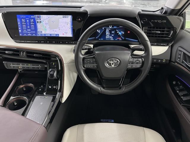 MIRAI Z エグゼクティブパッケージ パノラマルーフ レザーシート LEDヘッド フルセグTV アルミホイール オートクルーズコントロール 寒冷地仕様 キーフリー エアバッグ ABS 盗難防止装置 スマートキー パワーシート ETC(4枚目)