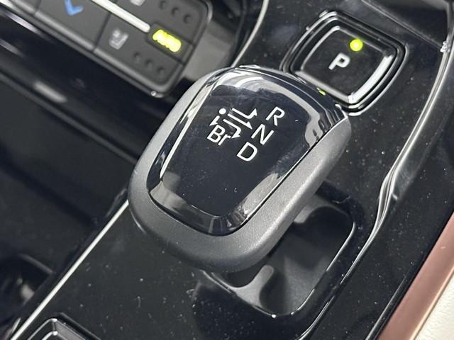 MIRAI Z エグゼクティブパッケージ パノラマルーフ レザーシート LEDヘッド フルセグTV アルミホイール オートクルーズコントロール 寒冷地仕様 キーフリー エアバッグ ABS 盗難防止装置 スマートキー パワーシート ETC(10枚目)