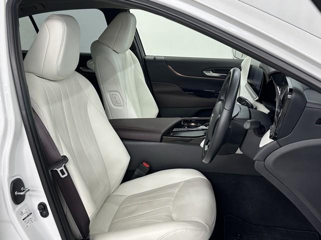 MIRAI Z エグゼクティブパッケージ パノラマルーフ レザーシート LEDヘッド フルセグTV アルミホイール オートクルーズコントロール 寒冷地仕様 キーフリー エアバッグ ABS 盗難防止装置 スマートキー パワーシート ETC(16枚目)